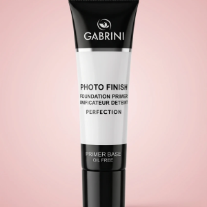 پرایمر گابرینی (Gabrini Primer) محصولی حرفه‌ای برای ایجاد پایه‌ای صاف، یکدست و ماندگار قبل از آرایش است. این پرایمر باعث می‌شود که کرم‌پودر و سایر محصولات آرایشی بهتر روی پوست بنشینند و ماندگاری آرایش افزایش یابد.