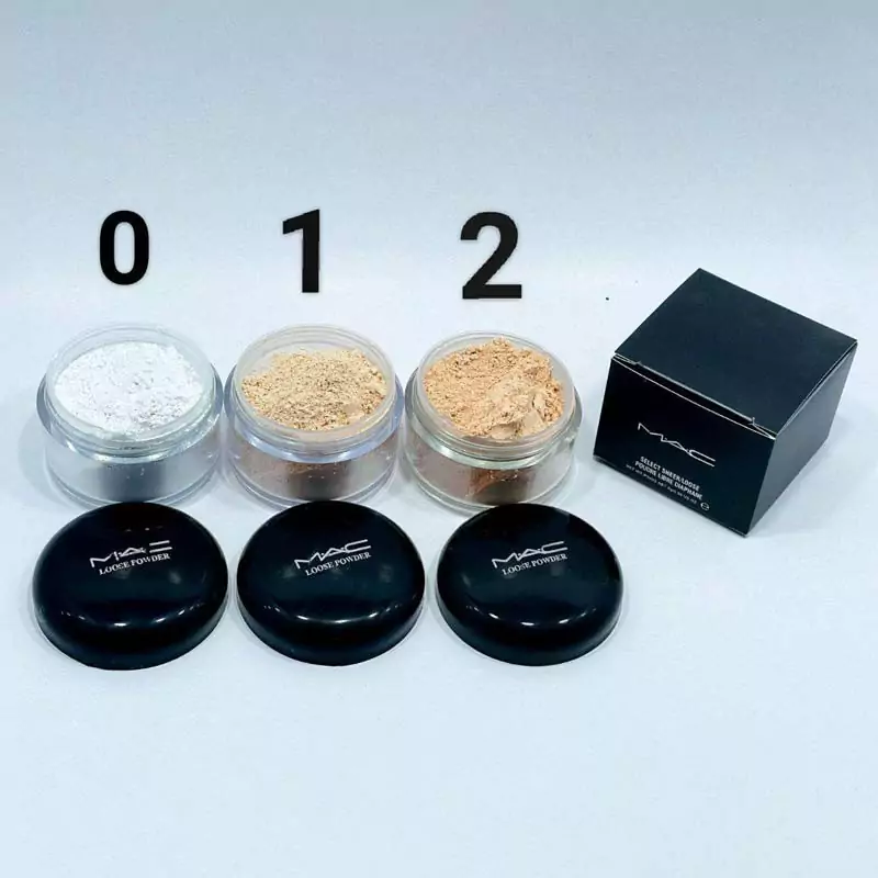 مک (MAC Cosmetics) یکی از برندهای حرفه‌ای و محبوب لوازم آرایشی در دنیاست که از سال ۱۹۸۴ فعالیت خود را آغاز کرده و به‌سرعت به انتخاب شماره یک میکاپ آرتیست‌ها تبدیل شد.