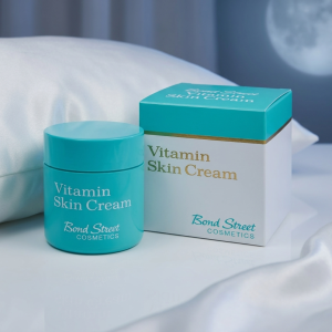 کرم ویتامینه یاردلی (Yardley Vitamin Cream) یکی از کرم‌های مراقبتی باکیفیت از برند اصیل Yardley London است که با فرمولاسیون غنی از ویتامین‌های A، E و B5، پوست را به طور عمیق تغذیه و احیا می‌کند.