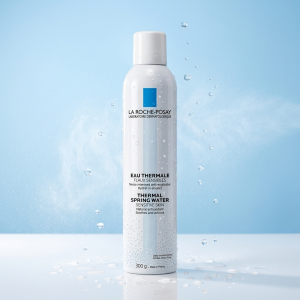 اسپری آب حرارتی لاروش پوزای (La Roche-Posay Thermal Spring Water) یکی از پرفروش‌ترین محصولات برند فرانسوی La Roche-Posay است که به‌عنوان یک تسکین‌دهنده، آبرسان و ضدالتهاب طبیعی پوست شناخته می‌شود
