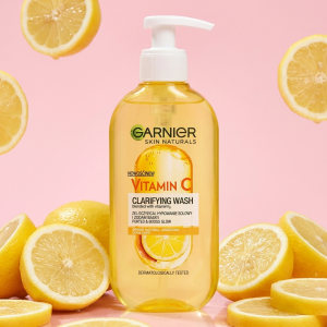 ژل شستشوی صورت گارنیر مدل Vitamin C یک شوینده ملایم، آبرسان و روشن‌کننده است که پوست را بدون خشکی پاک کرده و به‌طور طبیعی به افزایش شفافیت و طراوت پوست کمک می‌کند.