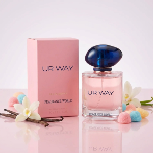 ادو پرفیوم زنانه فراگرنس ورد مدل UR WAY عطری زنانه، شیک و مدرن با رایحه‌ای گرم، شیرین و وانیلی-گلی است که حس لطافت، اعتمادبه‌نفس و جذابیت زنانه را به‌خوبی منتقل می‌کند.